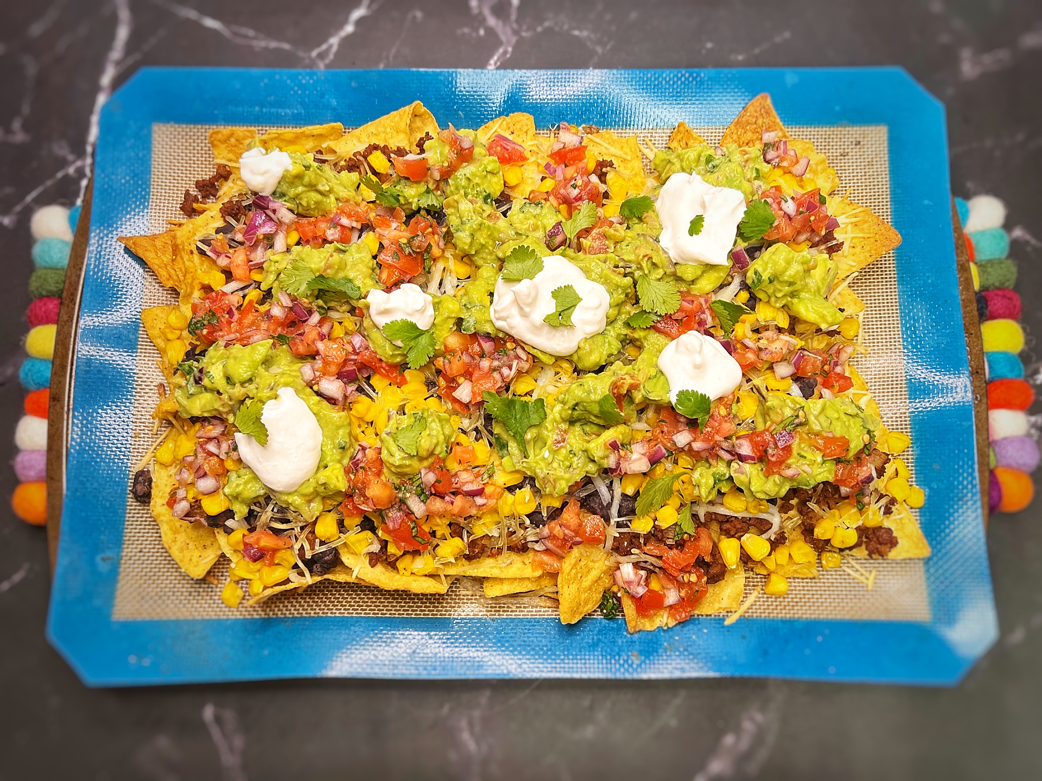 Vegan nachos platter 