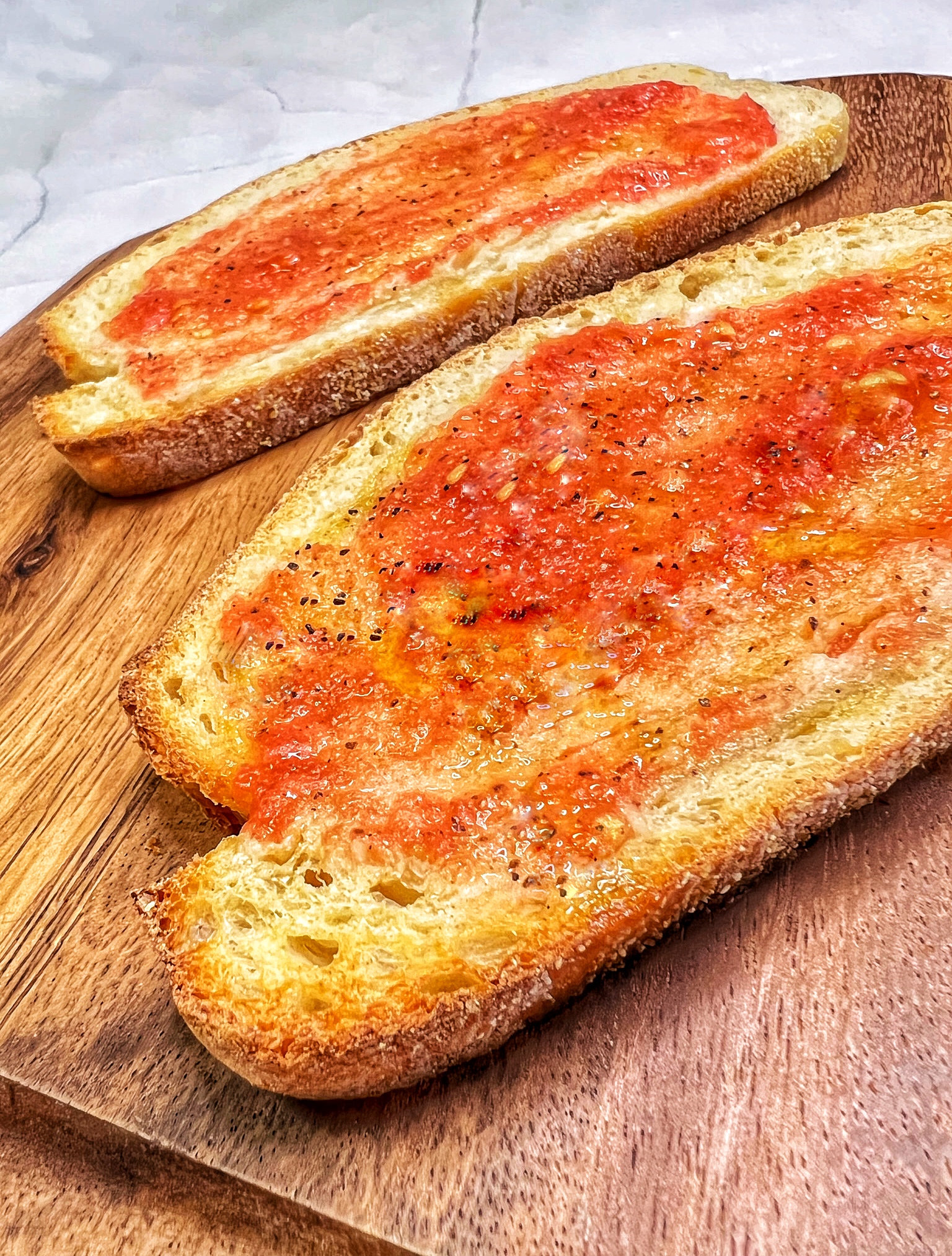 Spanish tomato toast served