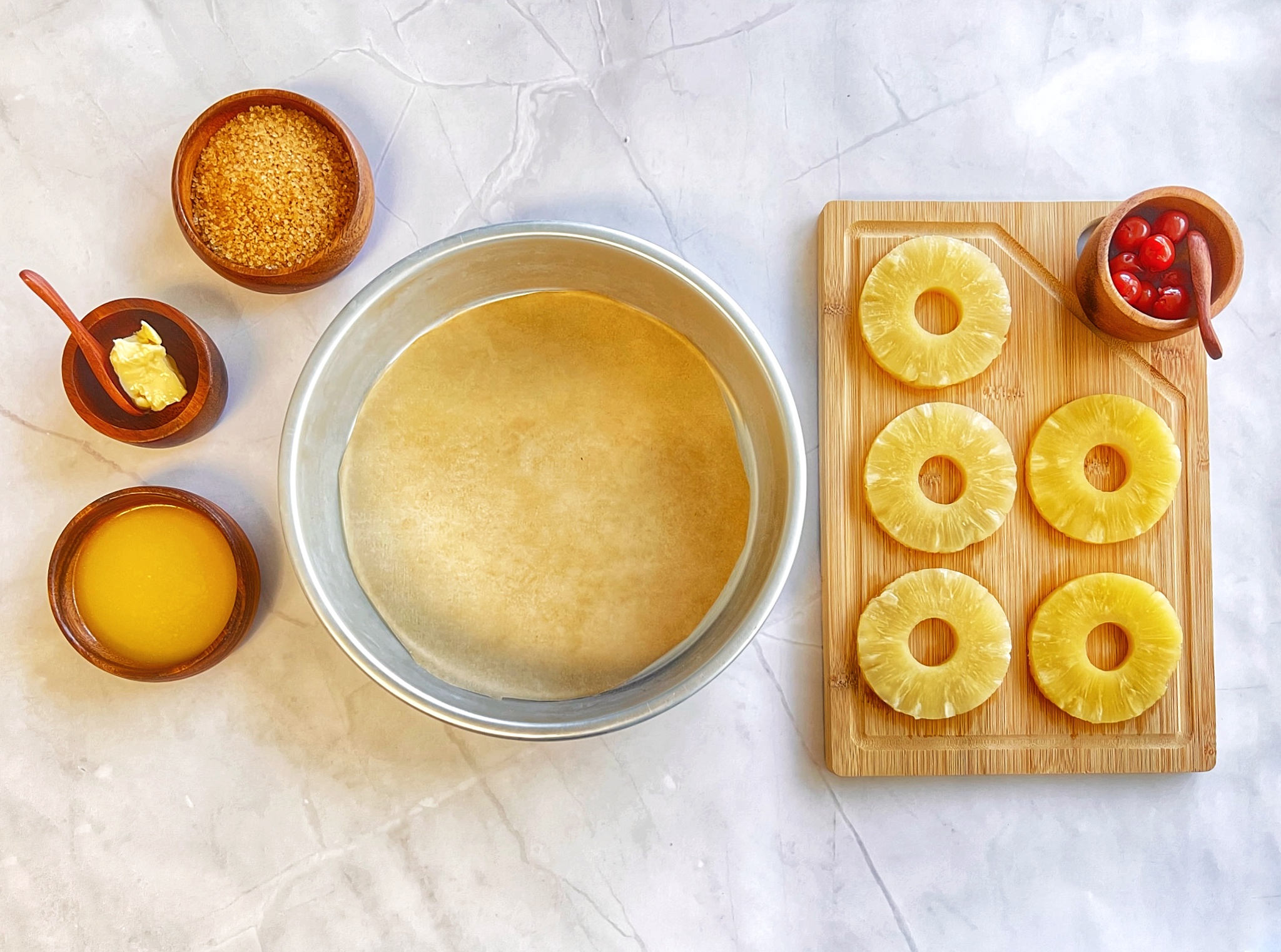 Cake pan for pineapple upside down cake